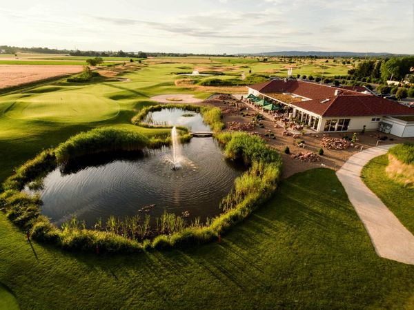 2 Tage Golfarrangement "The Whole in One" Mo-Fr in Niedernberg, Bayern inkl. Halbpension Wellnessurlaub europaweit online kaufen 2 Tage Golfarrangement "The Whole in One" Mo-Fr in Niedernberg, Bayern inkl. Halbpension Wellnessurlaub europaweit online kaufen