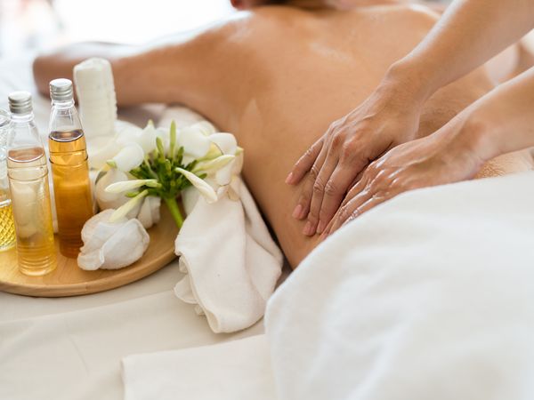 2 Tage Romantik Pur inklusive Orangenöl-Wellnessmassage in Plauen, Sachsen inkl. Halbpension Wellnessurlaub europaweit online kaufen 2 Tage Romantik Pur inklusive Orangenöl-Wellnessmassage in Plauen, Sachsen inkl. Halbpension Wellnessurlaub europaweit online kaufen