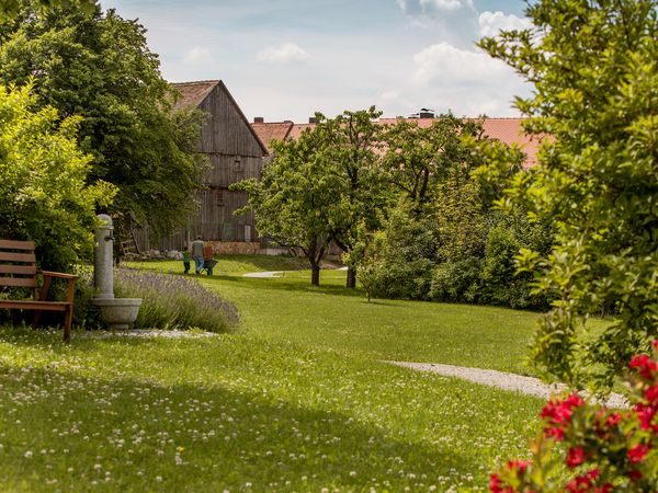 3 Tage Oberpfalz: Naturerlebnis mit Vesper & private SPA in Waldeck bei Kemnath, Bayern inkl. Halbpension Wellnessurlaub europaweit online kaufen 3 Tage Oberpfalz: Naturerlebnis mit Vesper & private SPA in Waldeck bei Kemnath, Bayern inkl. Halbpension Wellnessurlaub europaweit online kaufen
