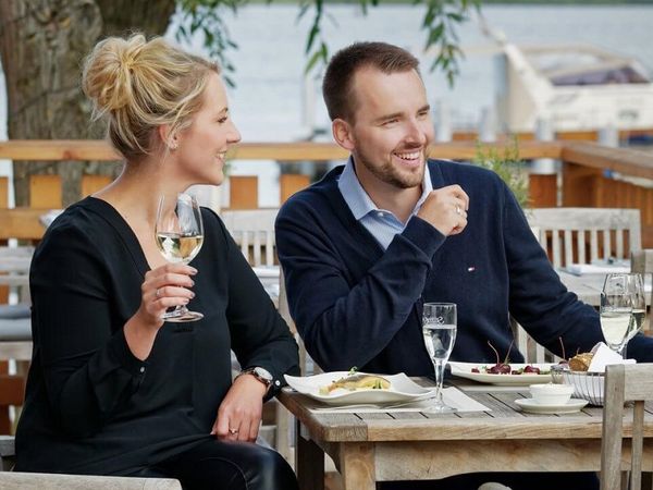 4 Tage Exklusiver Kurzurlaub mit Frühstück am See in Werder, Brandenburg inkl. Frühstück Wellnessurlaub europaweit online kaufen 4 Tage Exklusiver Kurzurlaub mit Frühstück am See in Werder, Brandenburg inkl. Frühstück Wellnessurlaub europaweit online kaufen