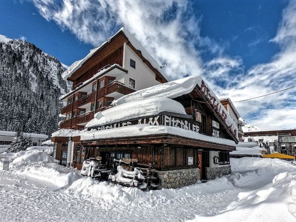 4 Tage Winter, Wellness & Outdoor im Pitzal in Sankt Leonhard, Tirol inkl. Frühstück Wellnessurlaub europaweit online kaufen 4 Tage Winter, Wellness & Outdoor im Pitzal in Sankt Leonhard, Tirol inkl. Frühstück Wellnessurlaub europaweit online kaufen