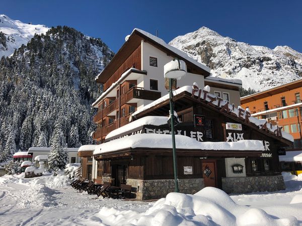 6 Tage Winter, Wellness & Outdoor im Pitzal in Sankt Leonhard, Tirol inkl. Frühstück Wellnessurlaub europaweit online kaufen 6 Tage Winter, Wellness & Outdoor im Pitzal in Sankt Leonhard, Tirol inkl. Frühstück Wellnessurlaub europaweit online kaufen