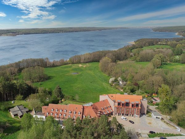 7 Tage Kurzurlaub inmitten der Seenplatte in Groß Nemerow, Mecklenburg-Vorpommern inkl. Halbpension Wellnessurlaub europaweit online kaufen