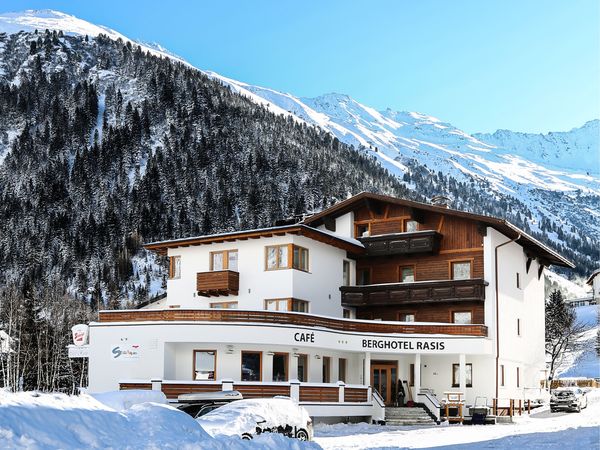 8 Tage Tirol: Berghotel im Luftkurort mit Wellness in Galtür inkl. Frühstück Wellnessurlaub europaweit online kaufen