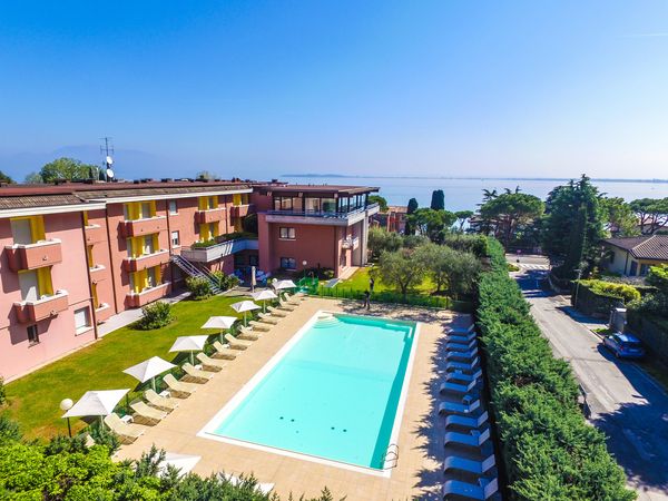 Auszeit am Gardasee - 8 Tage mit HP in Desenzano del Garda, Lombardei inkl. Halbpension Wellnessurlaub europaweit online kaufen Auszeit am Gardasee - 8 Tage mit HP in Desenzano del Garda, Lombardei inkl. Halbpension Wellnessurlaub europaweit online kaufen
